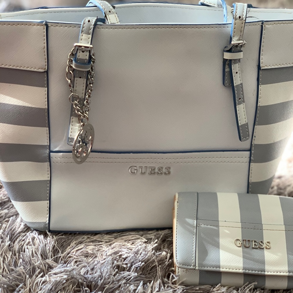 Guess shoulder tote bag